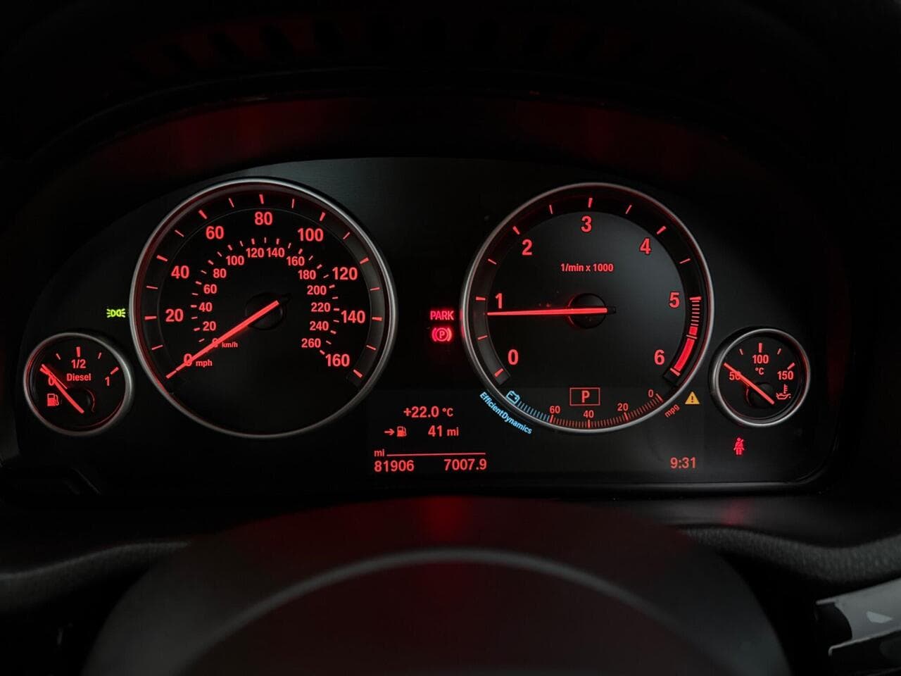 BMW X4 thumbnail Driver Instruments
