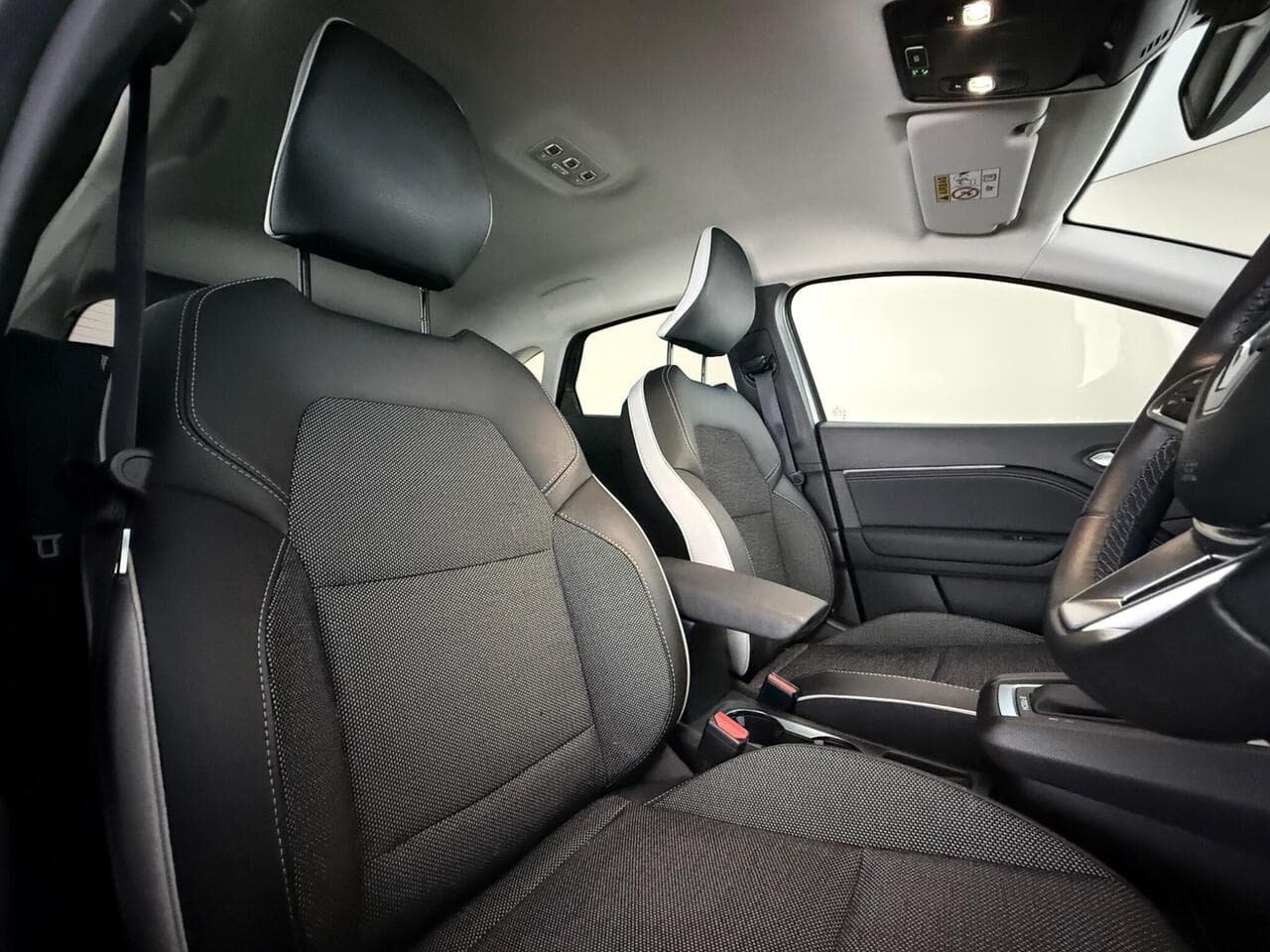 Renault Captur thumbnail Seat Driver