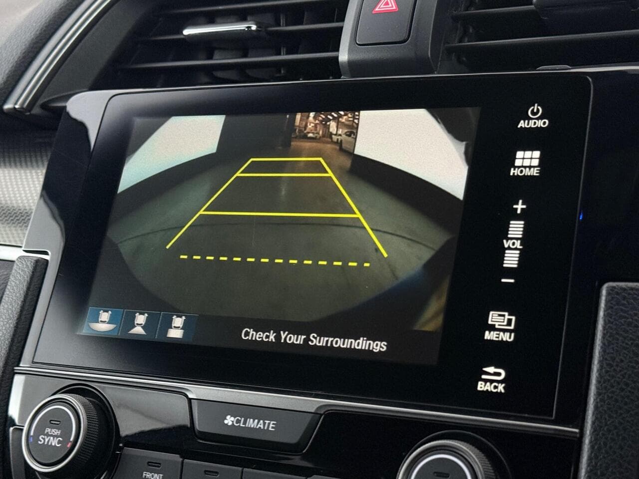 Honda Civic thumbnail Infotainment System