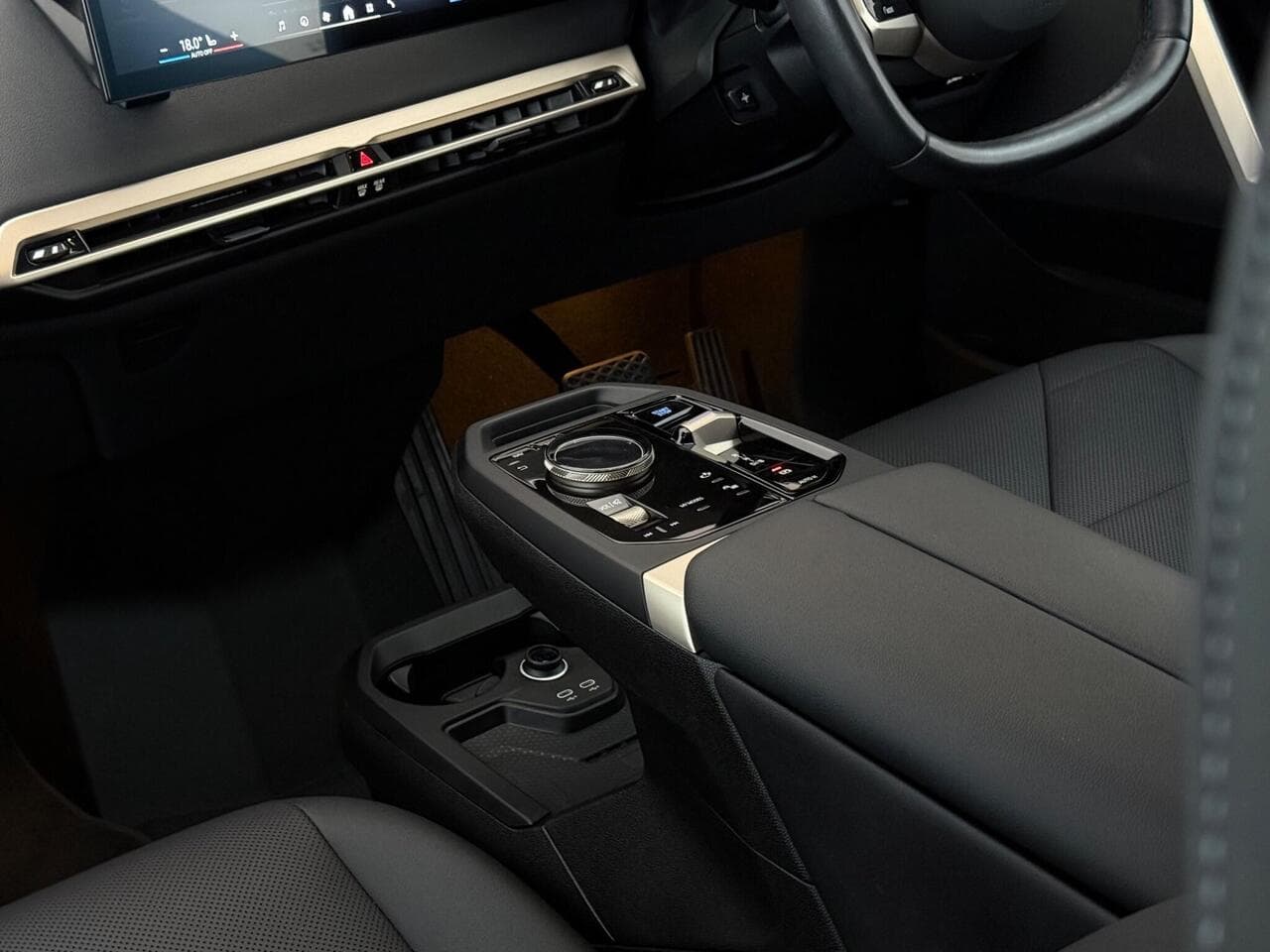 BMW iX thumbnail Misc Controls