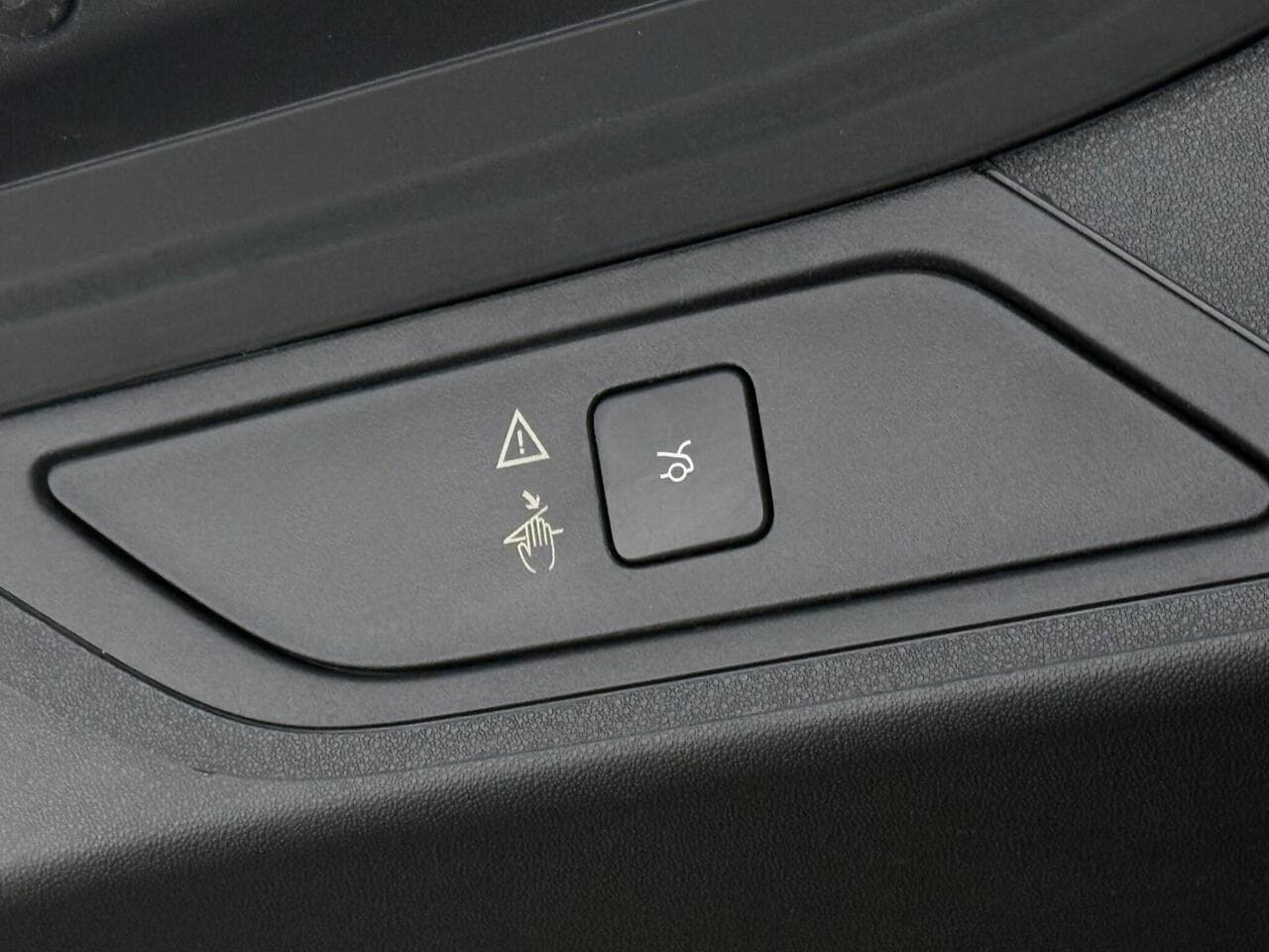 Citroen Grand C4 SpaceTourer thumbnail Misc Controls