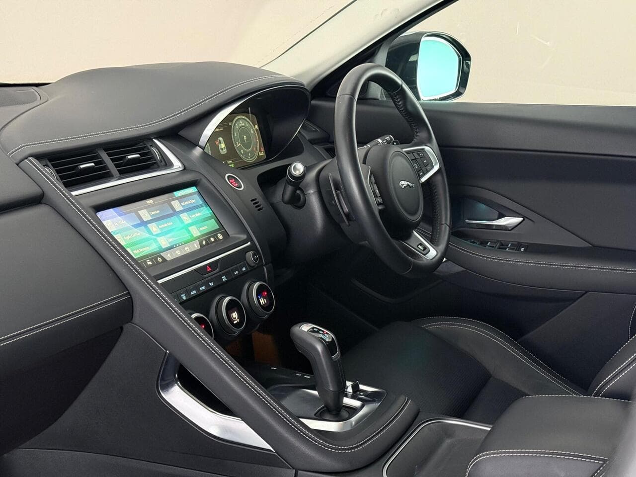 Jaguar E-PACE thumbnail Interior Front