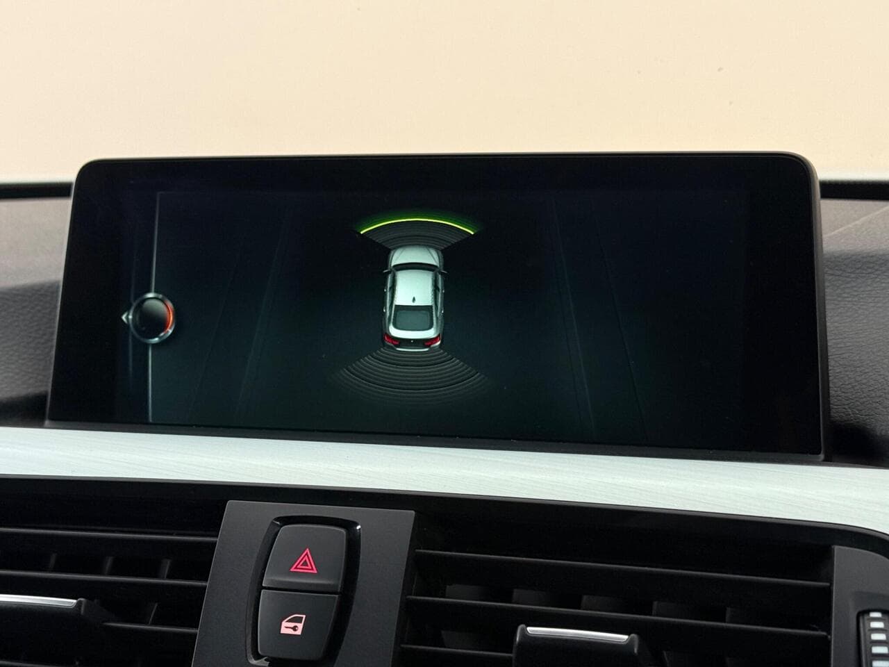 BMW 4 Series Gran Coupe thumbnail Infotainment System