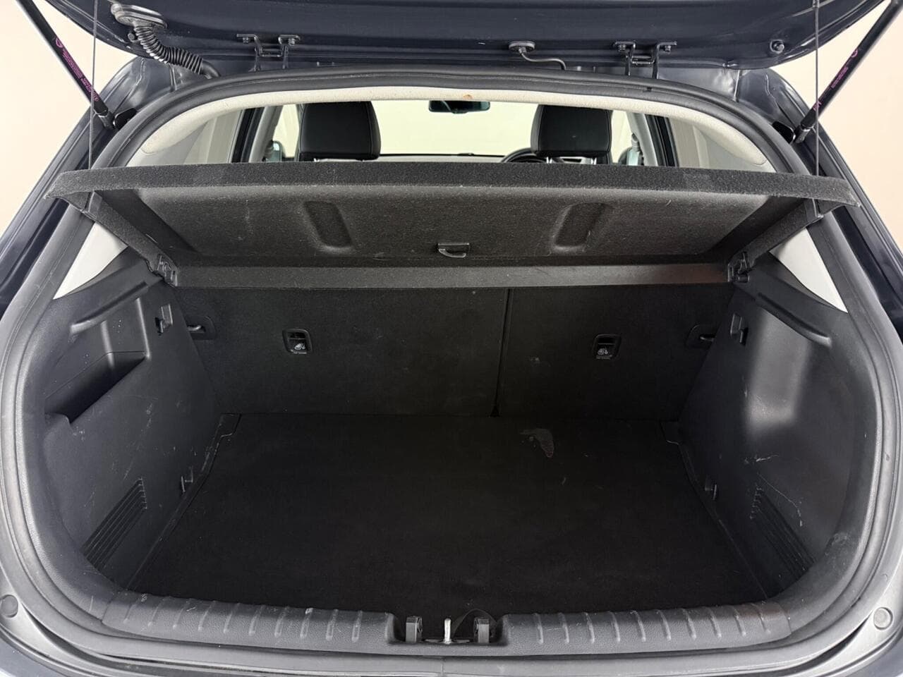 Kia Stonic thumbnail Boot