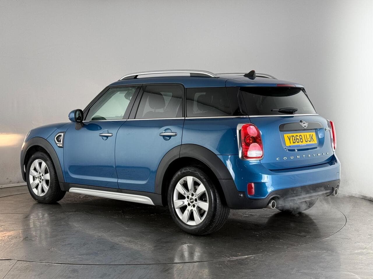 MINI Countryman thumbnail Rear Left