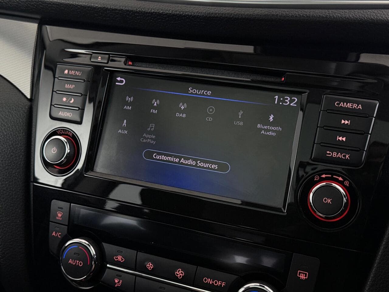 Nissan Qashqai thumbnail Infotainment System