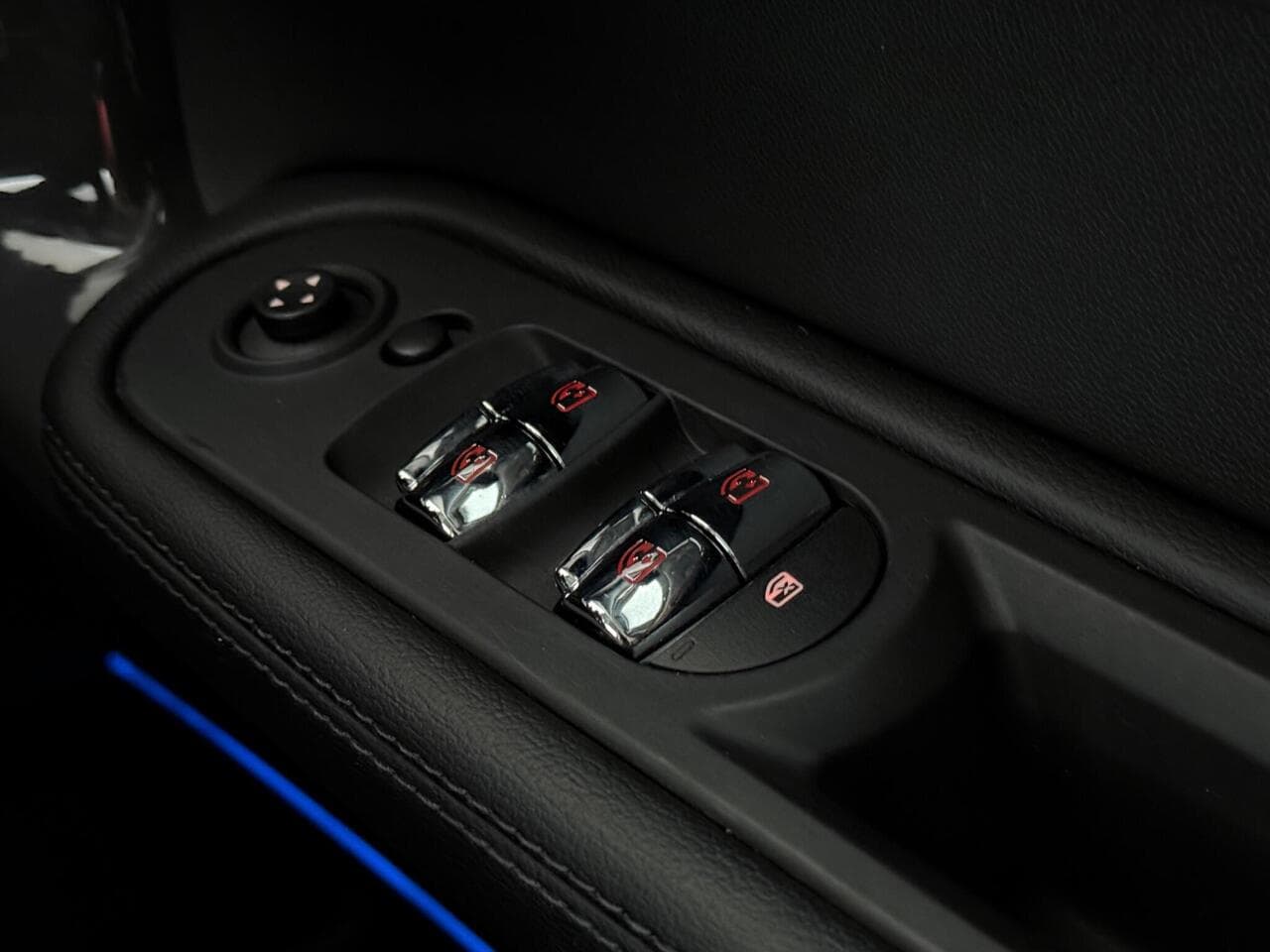 MINI Countryman thumbnail Misc Controls