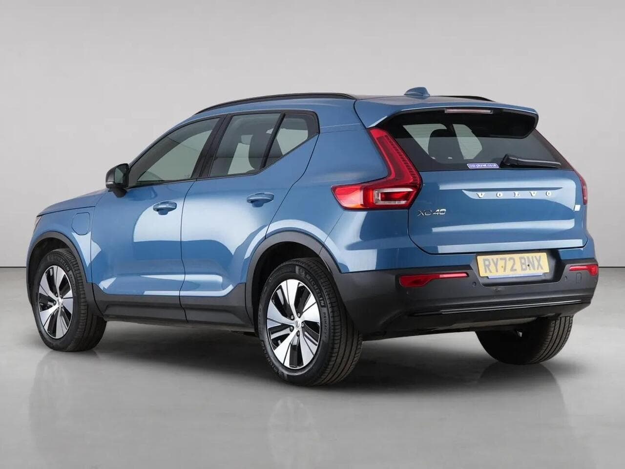 Volvo XC40 thumbnail Rear Left