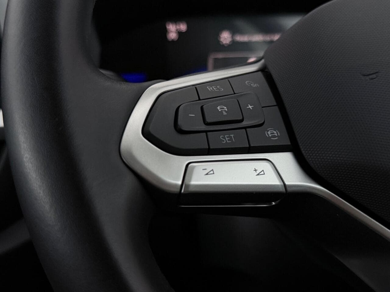 Volkswagen T-Roc thumbnail Misc Controls