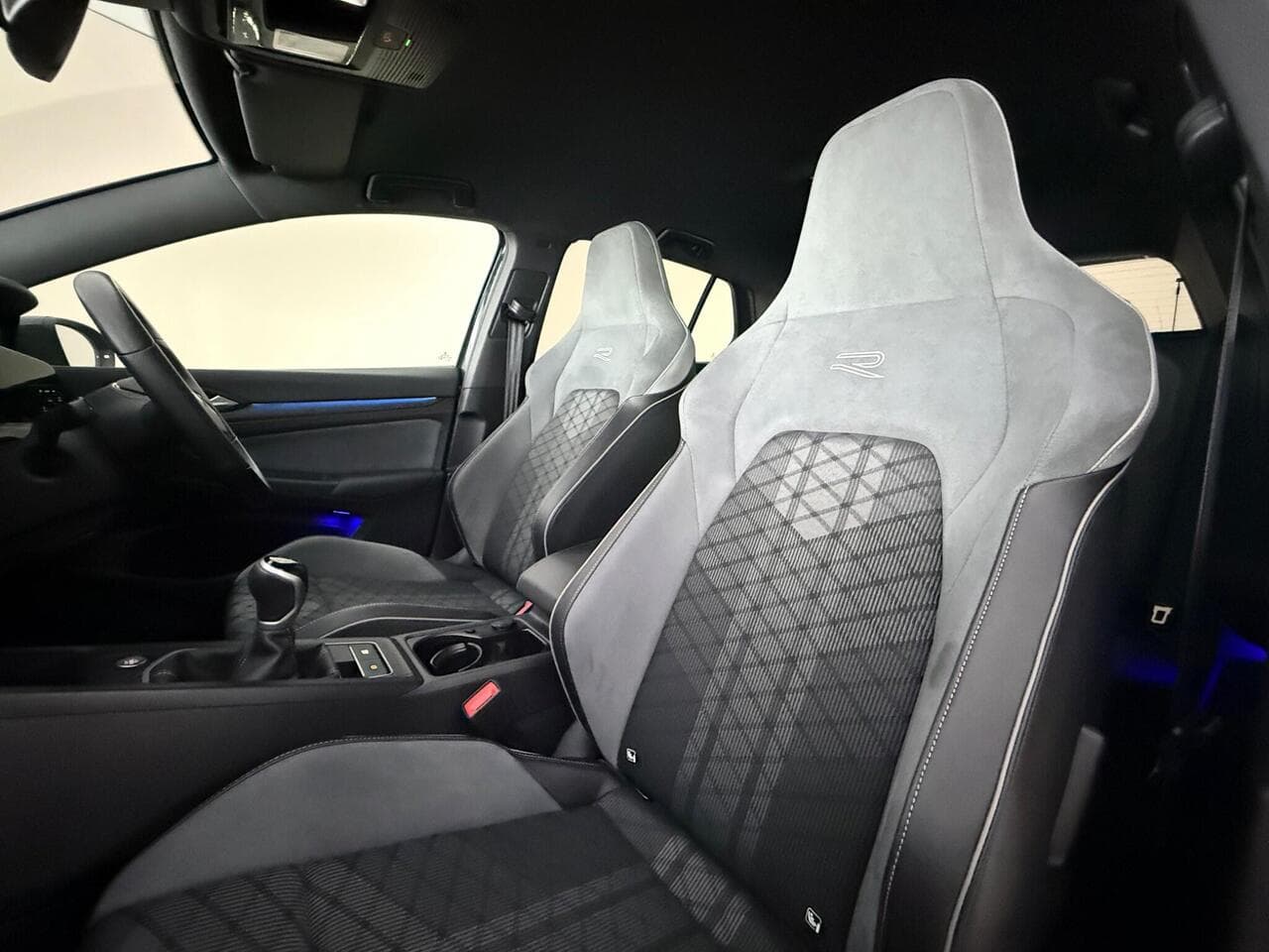Volkswagen Golf thumbnail Seat Front Passenger