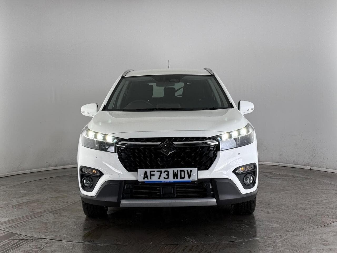 Suzuki S-Cross thumbnail Front