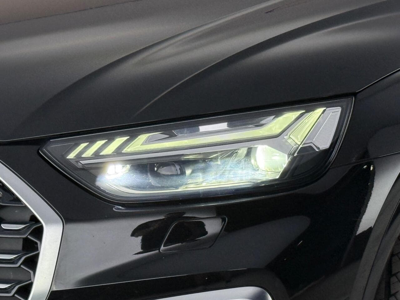 Audi Q5 thumbnail Lights Front