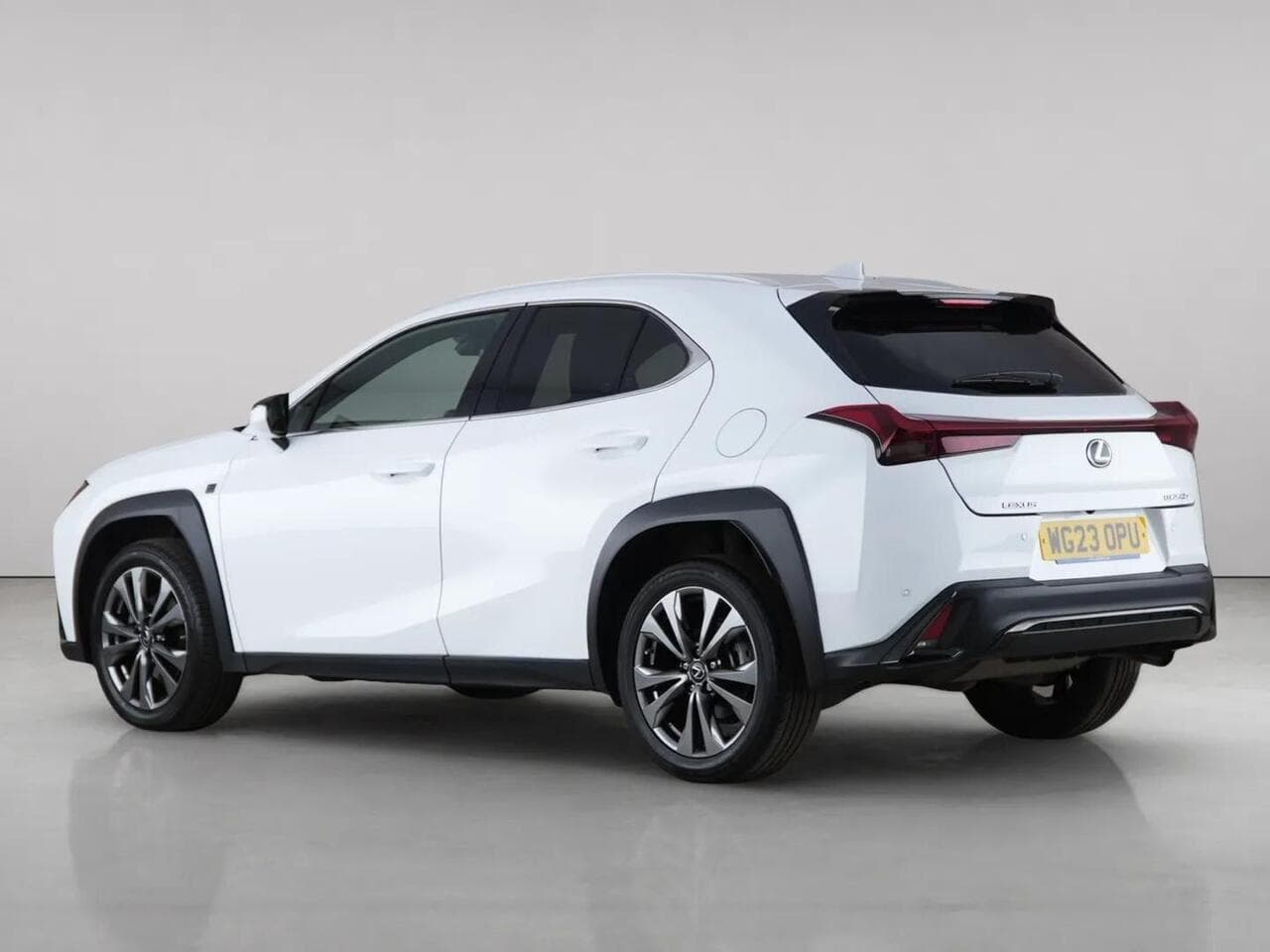 Lexus UX thumbnail Rear Left