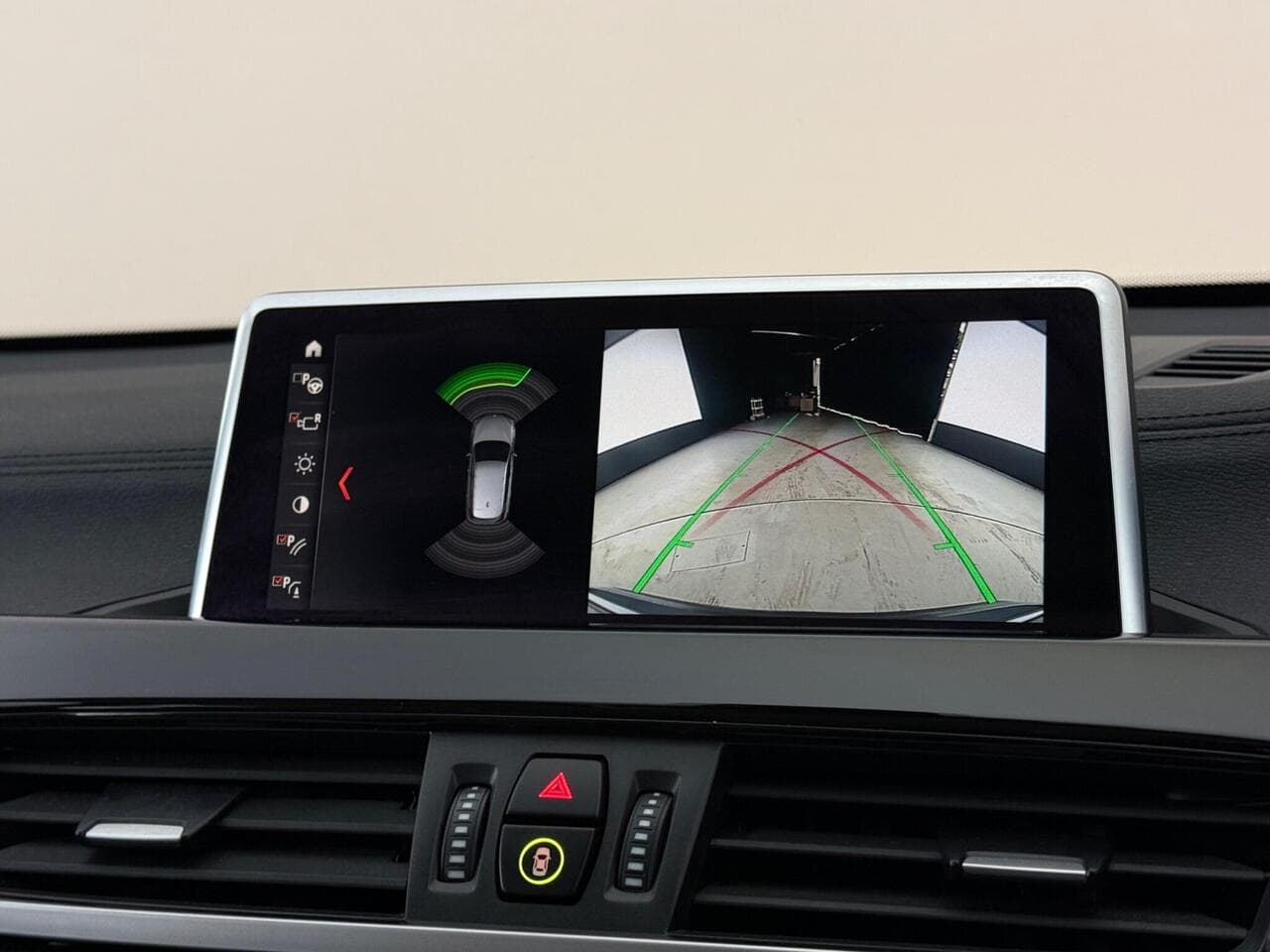 BMW X1 thumbnail Infotainment System