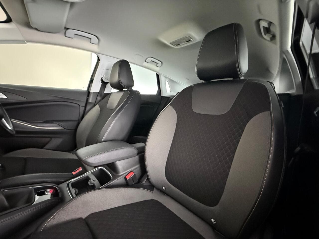 Vauxhall Grandland X thumbnail Seat Front Passenger
