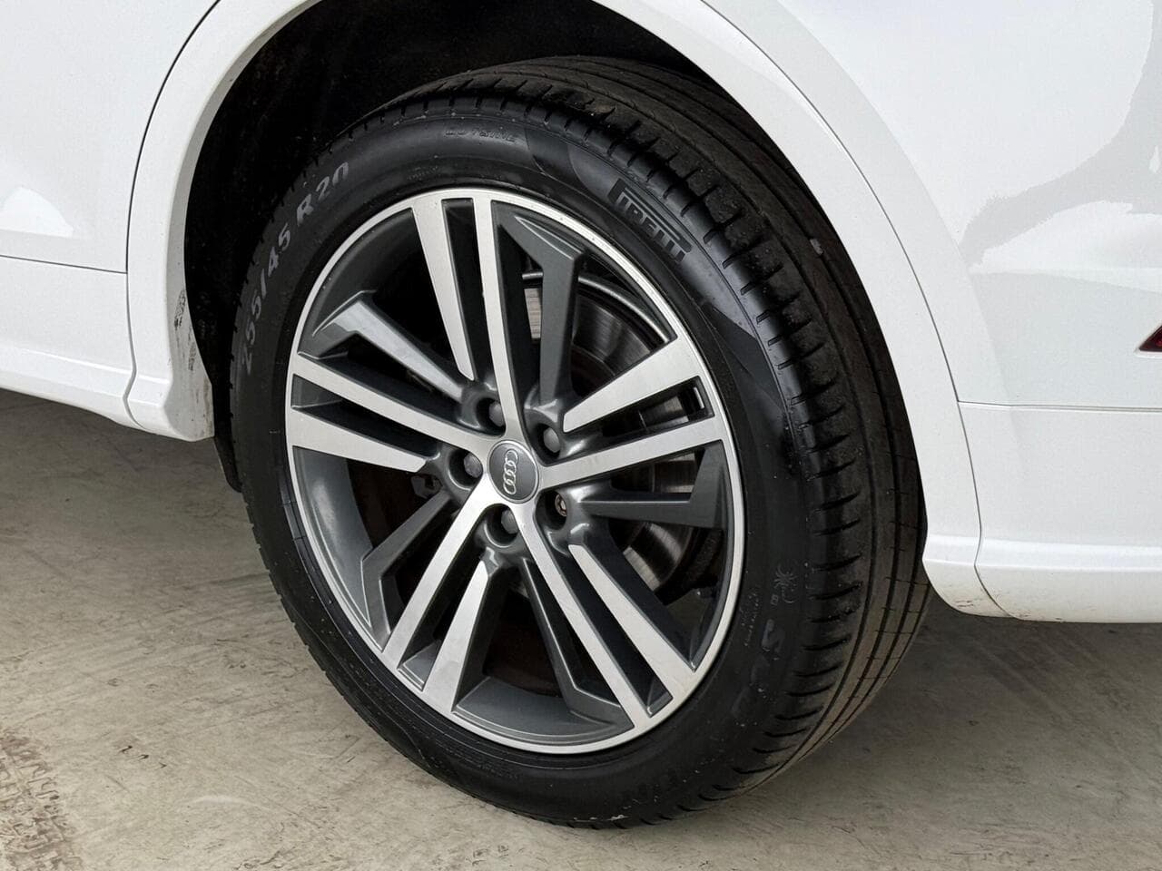 Audi Q5 thumbnail Wheel