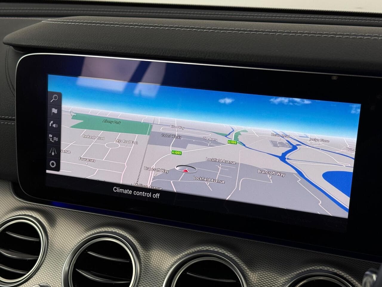 Mercedes-Benz E Class thumbnail Infotainment System