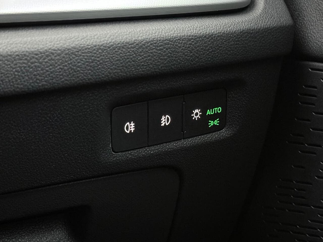 Skoda Octavia thumbnail Misc Controls