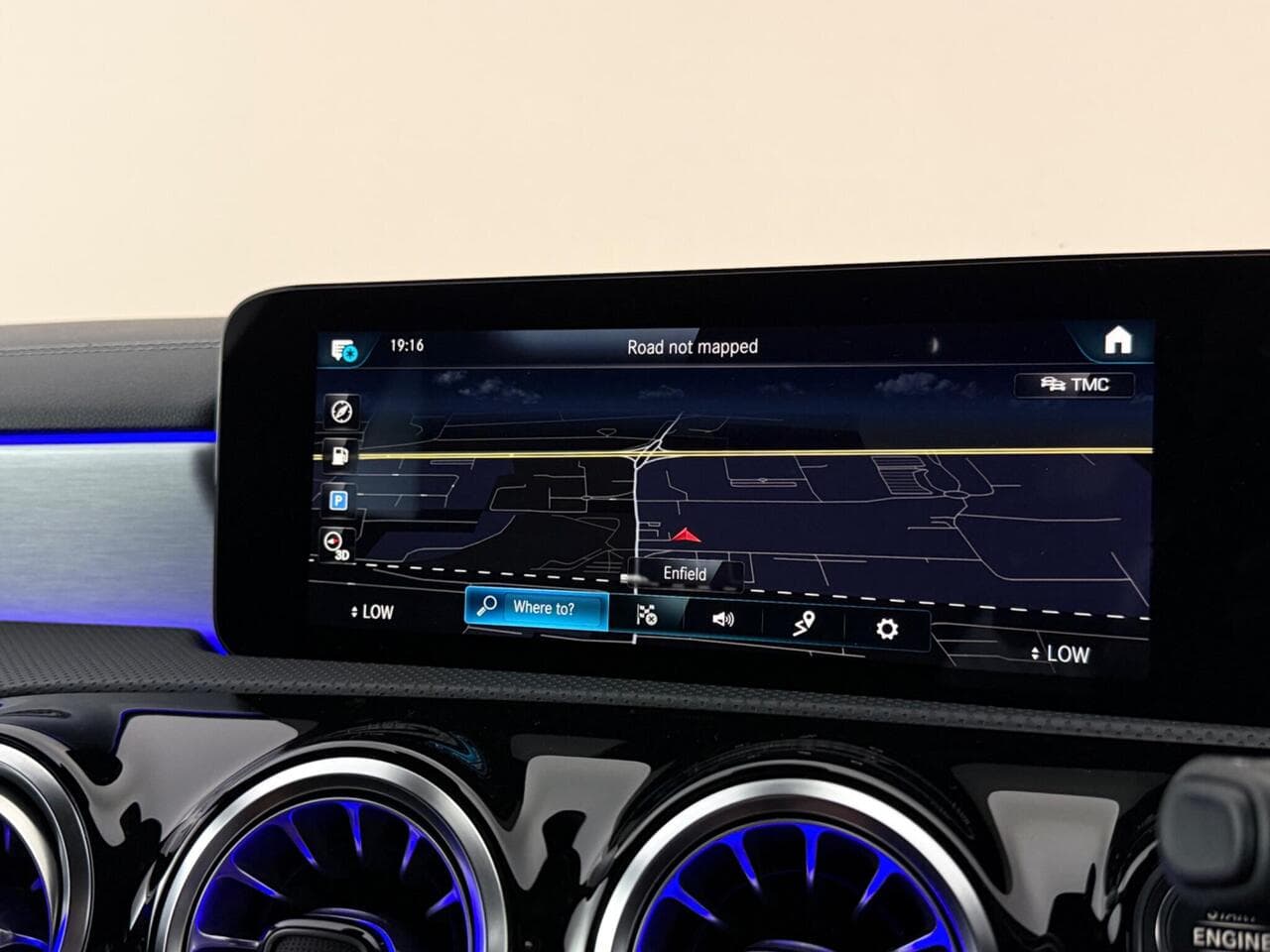 Mercedes-Benz CLA thumbnail Infotainment System