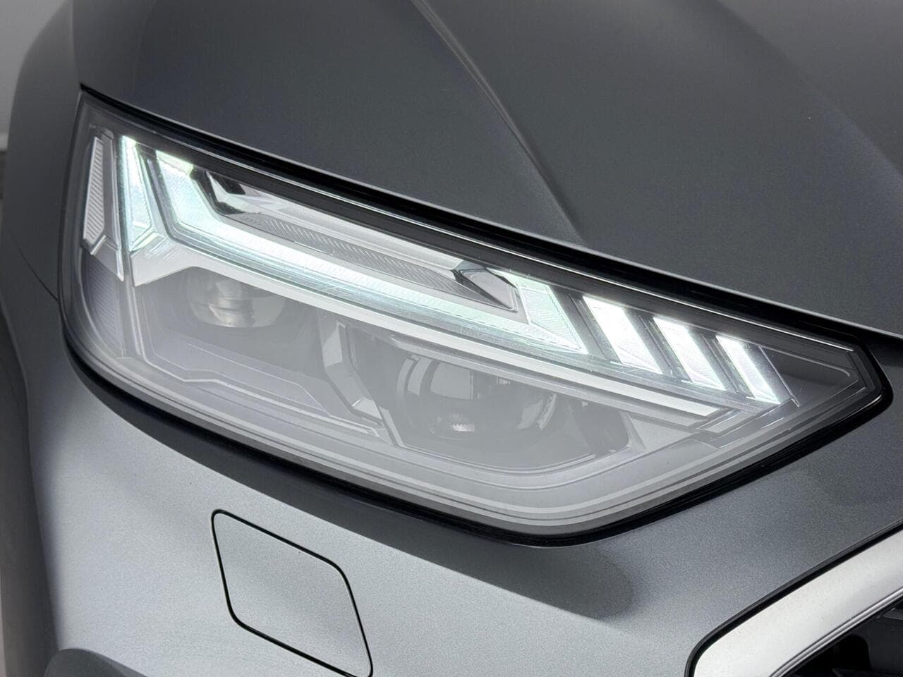 Audi Q5 thumbnail Lights Front