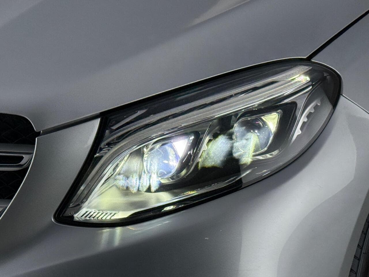 Mercedes-Benz GLE thumbnail Lights Front