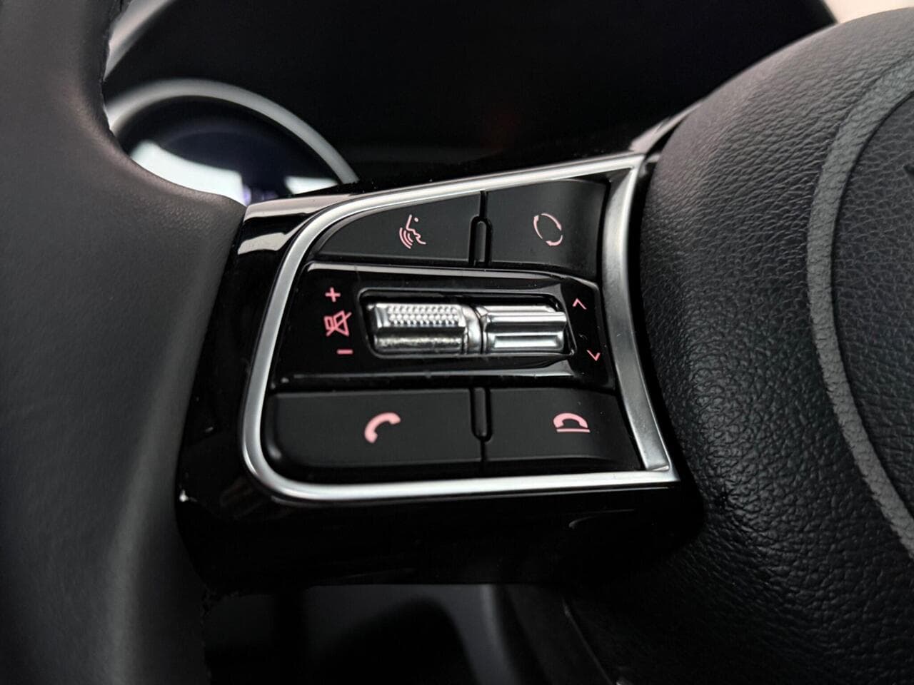 Kia XCeed thumbnail Misc Controls