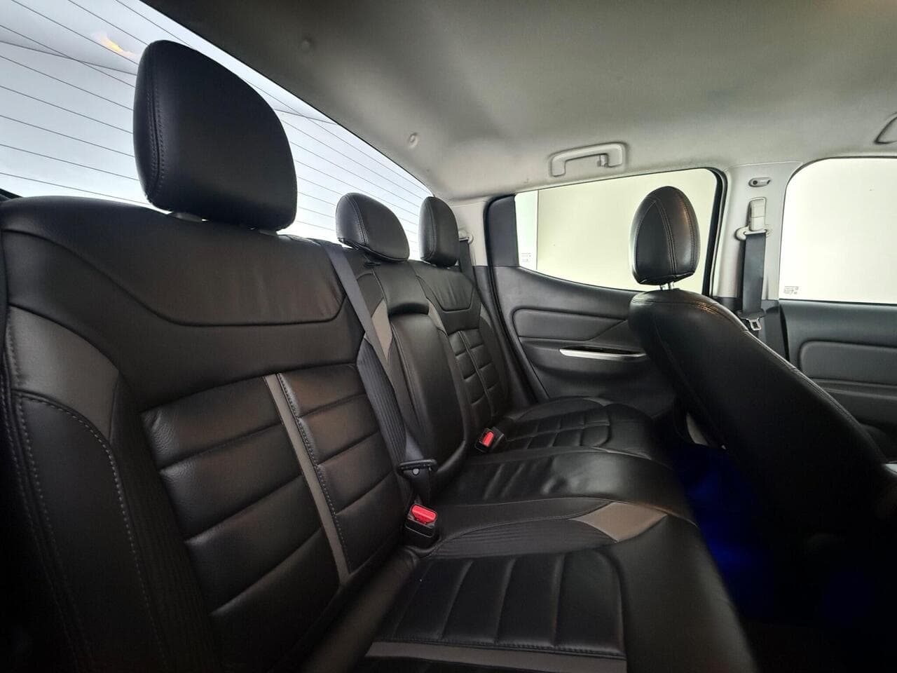 Mitsubishi L200 thumbnail Seats Rear