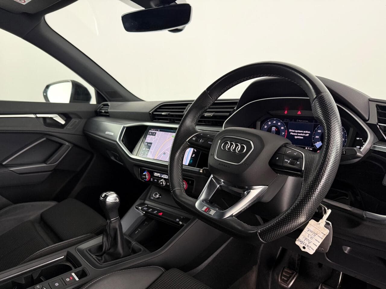 Audi Q3 thumbnail Interior Front