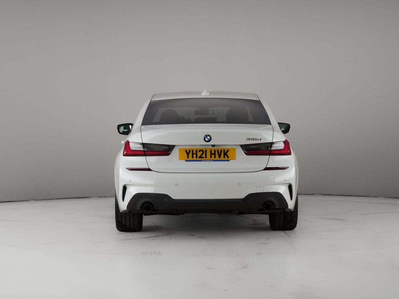 BMW 3 Series thumbnail Rear