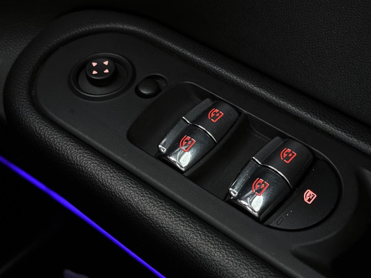 MINI Countryman thumbnail Misc Controls