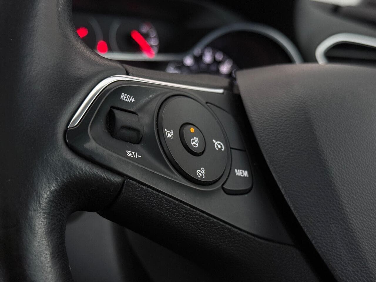 Vauxhall Grandland X thumbnail Misc Controls