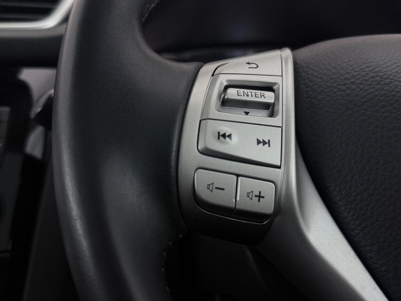 Nissan Qashqai thumbnail Misc Controls