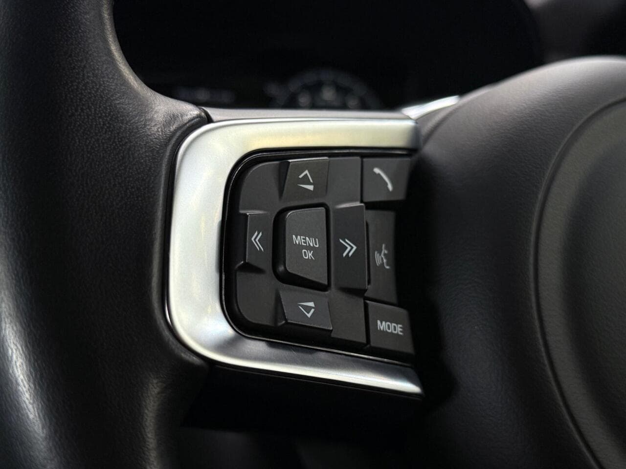 Jaguar E-PACE thumbnail Misc Controls