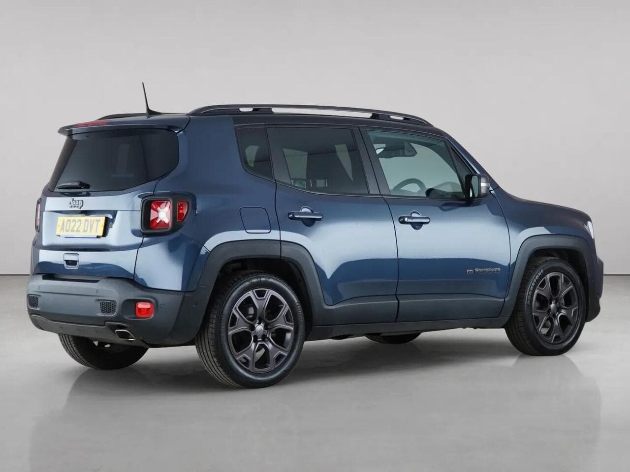 Jeep Renegade thumbnail Rear Right