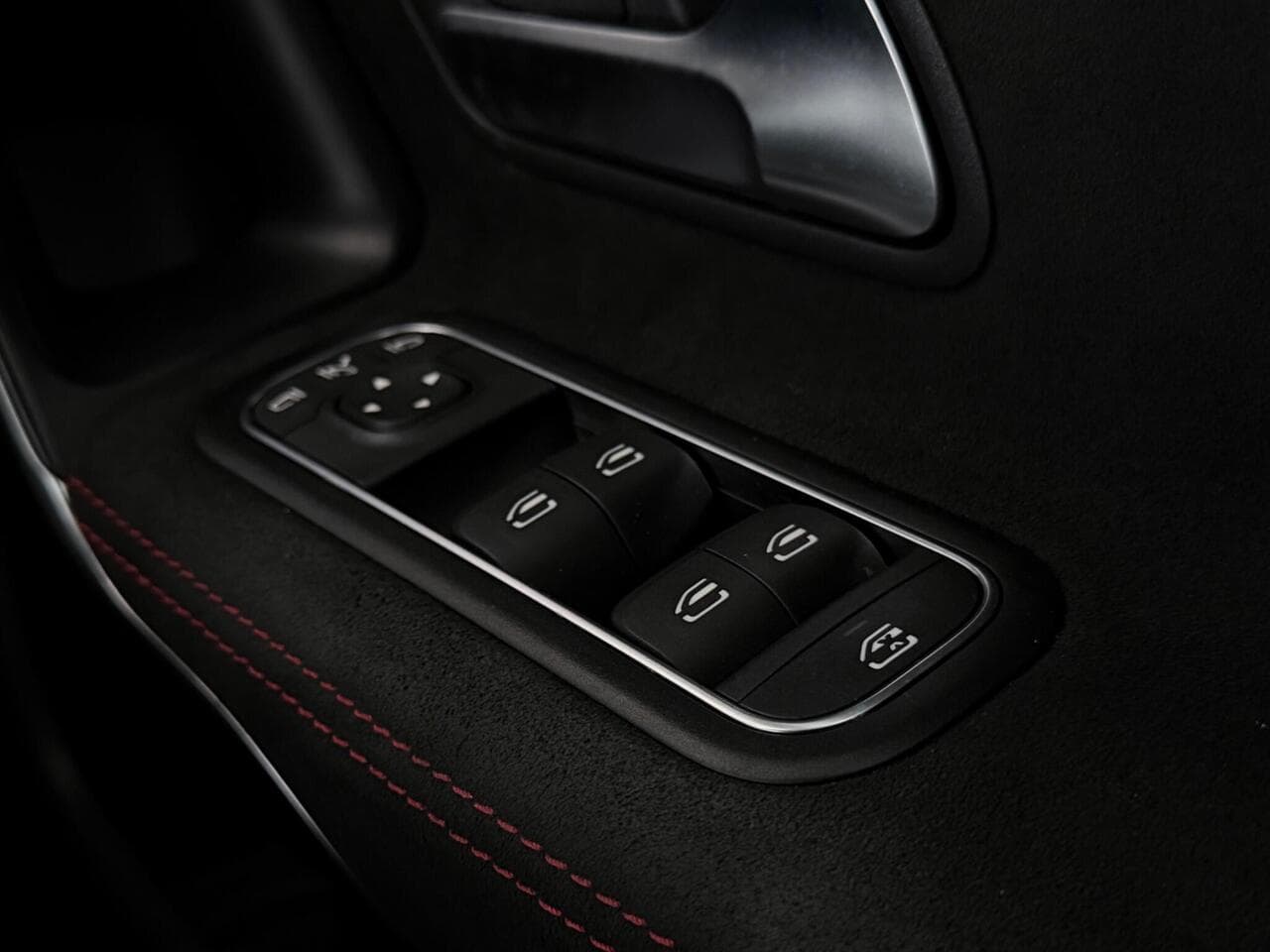 Mercedes-Benz A Class thumbnail Misc Controls