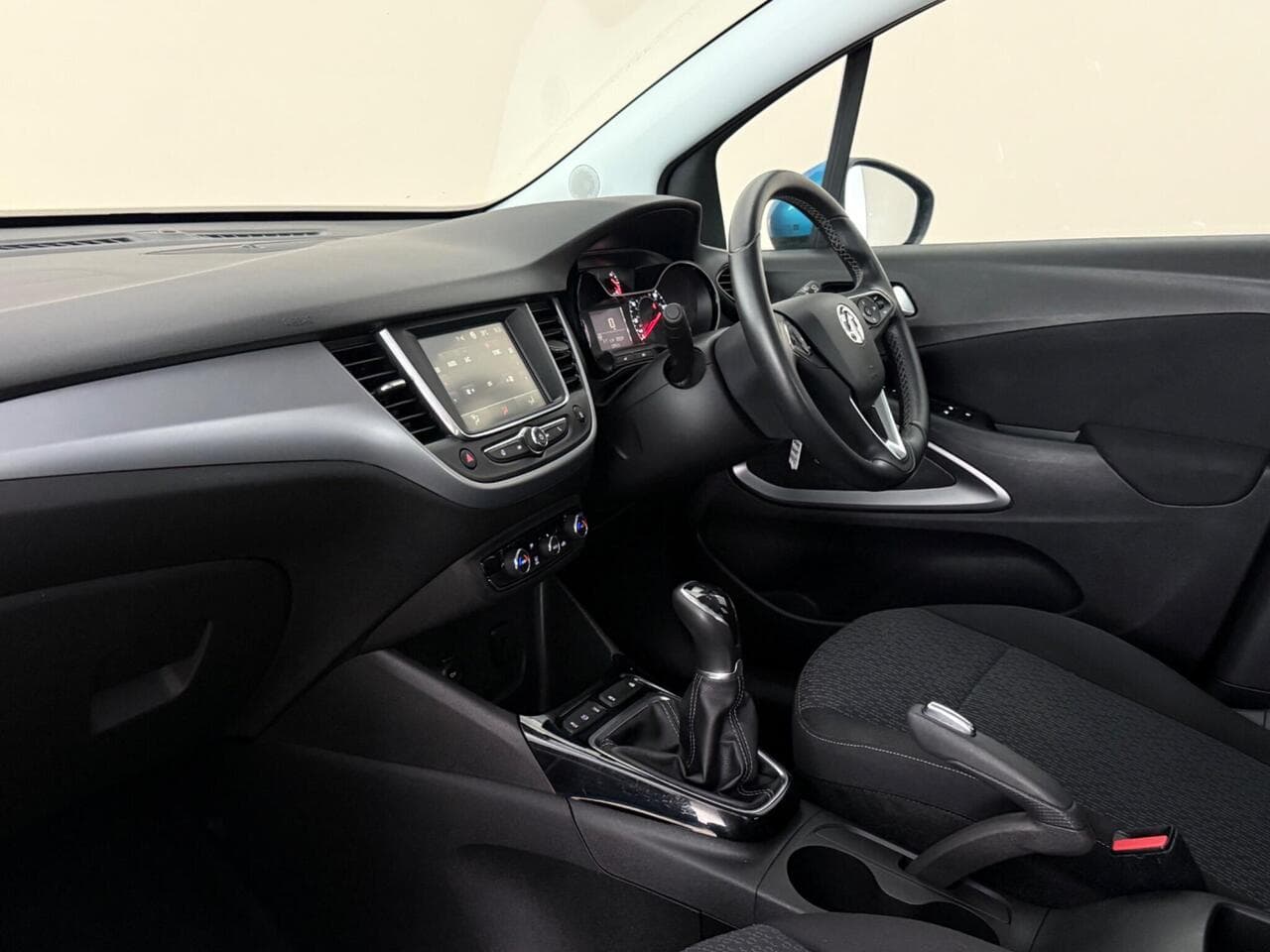 Vauxhall Crossland X thumbnail Interior Front