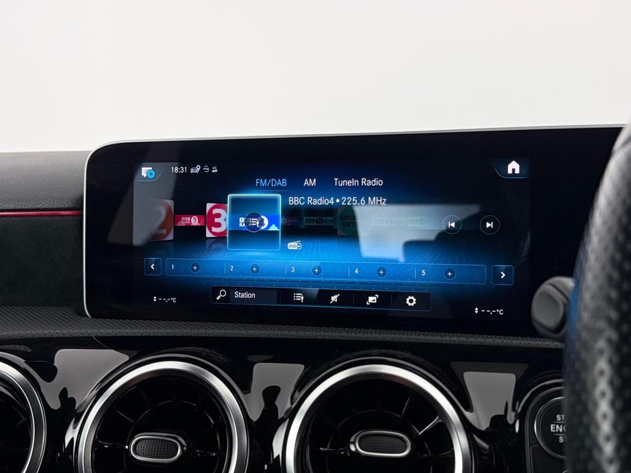 Mercedes-Benz A Class thumbnail Infotainment System