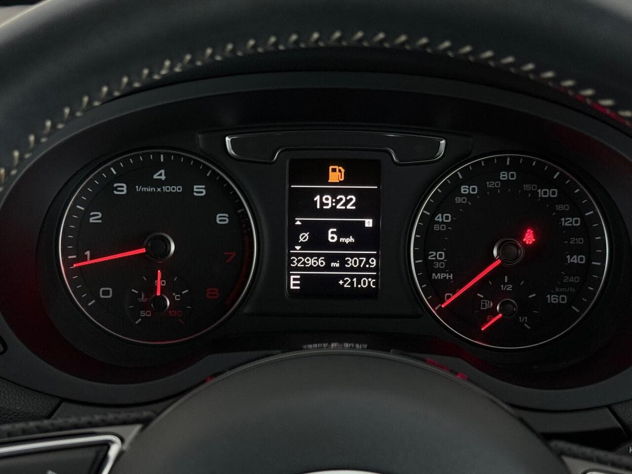 Audi Q3 thumbnail Driver Instruments