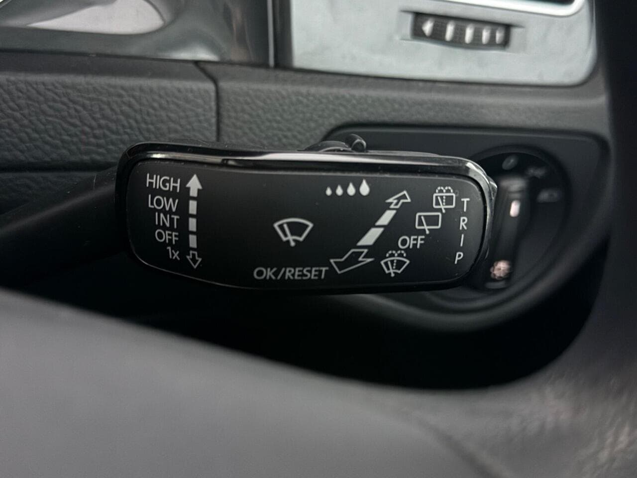 Volkswagen Golf thumbnail Misc Controls