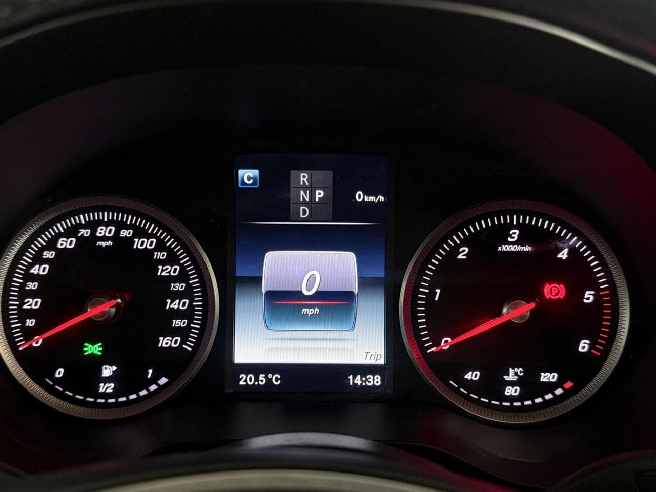Mercedes-Benz GLC thumbnail Driver Instruments