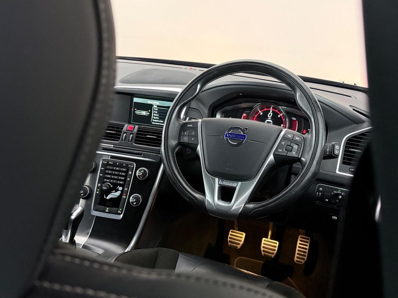 Volvo XC60 thumbnail Steering Wheel