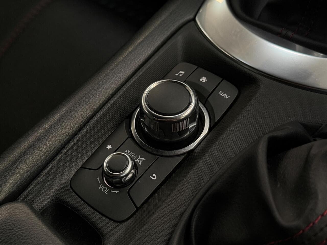 Mazda MX-5 thumbnail Misc Controls