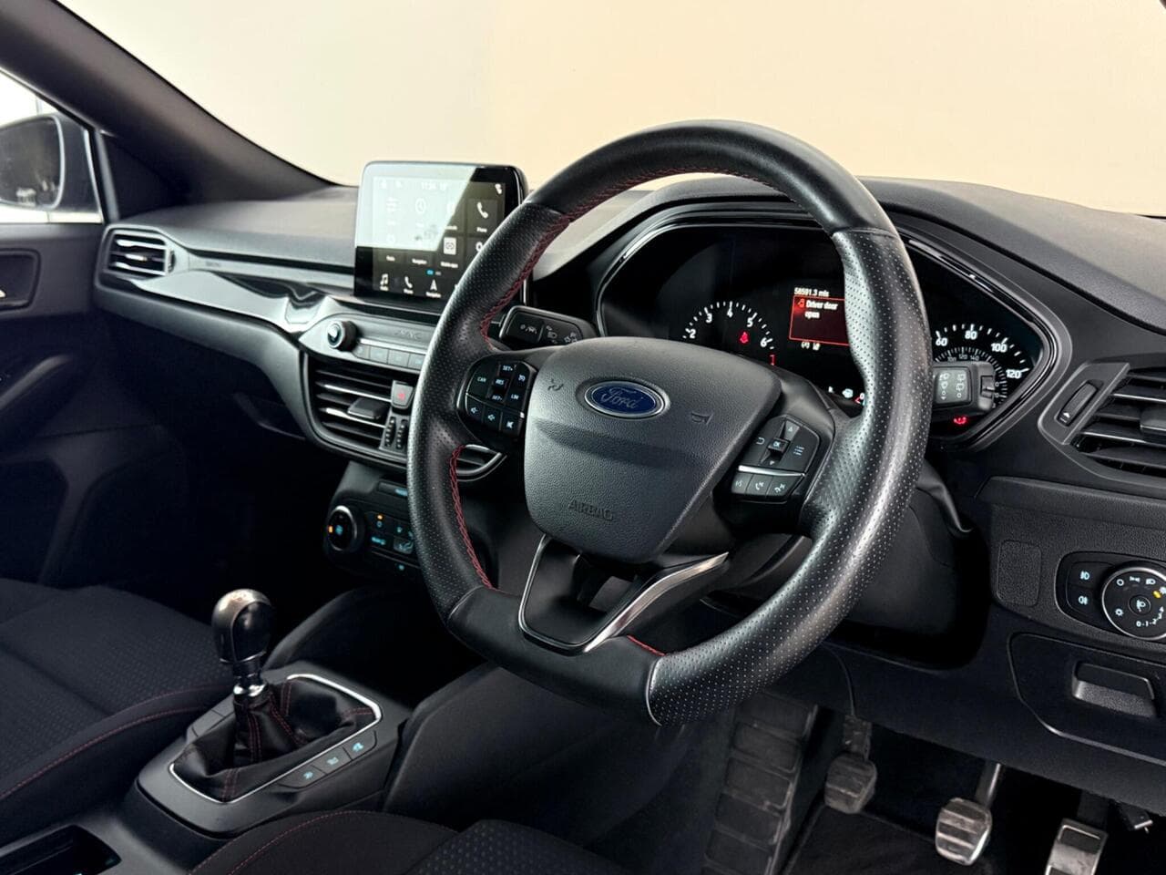 Ford Focus thumbnail Interior Front