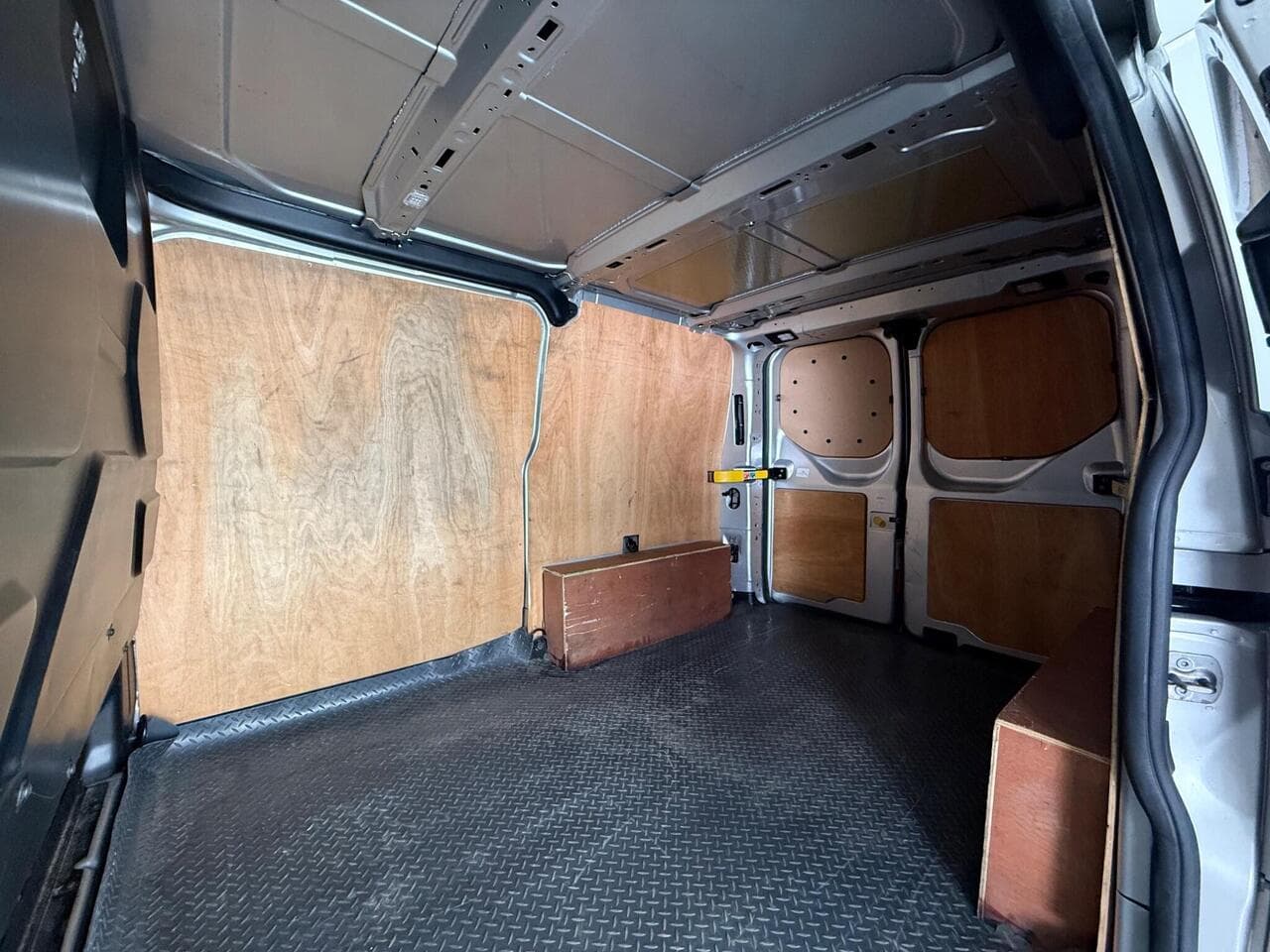 Ford Transit Custom thumbnail Cargo Space