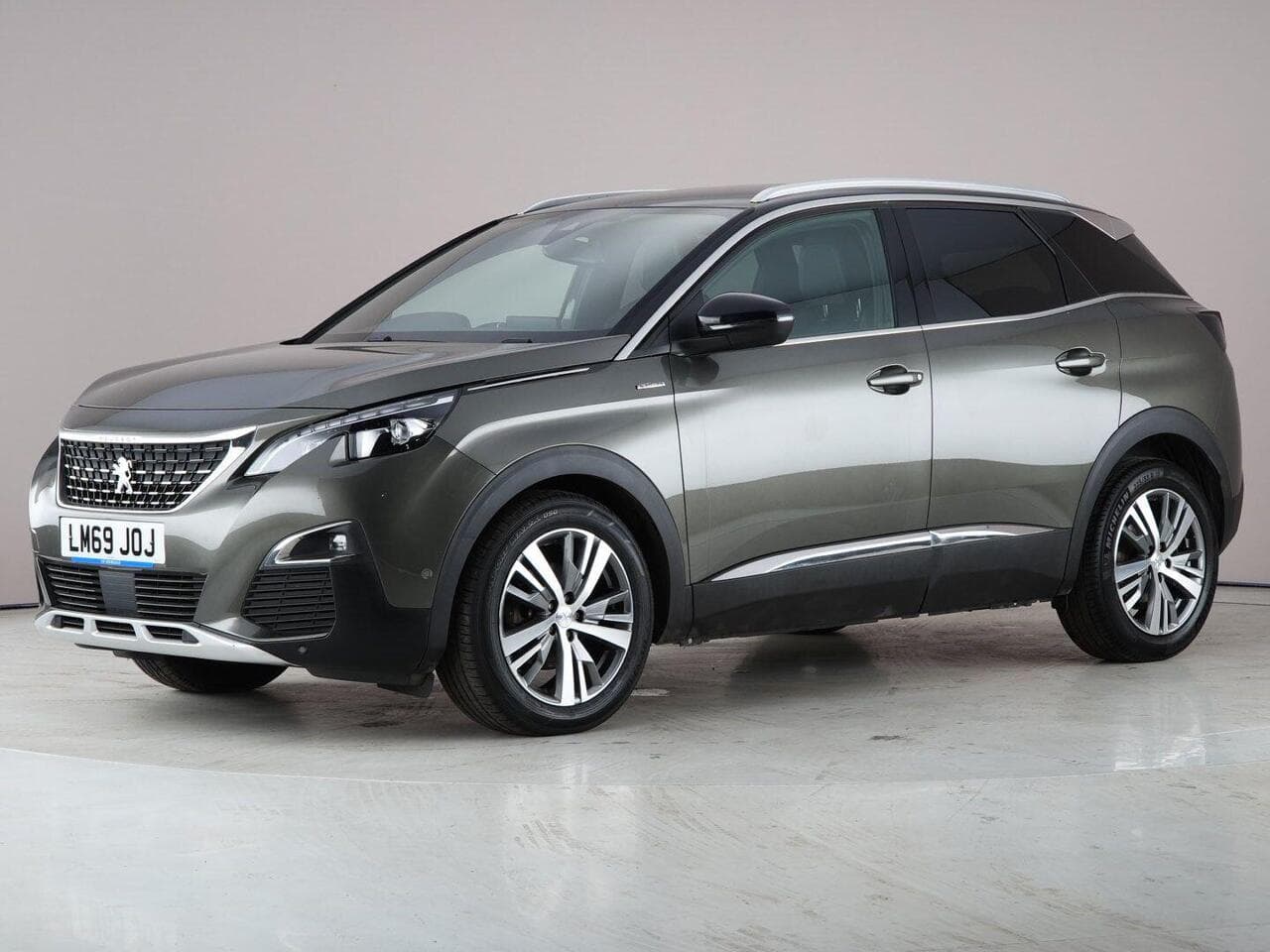 Peugeot 3008 thumbnail Front Left