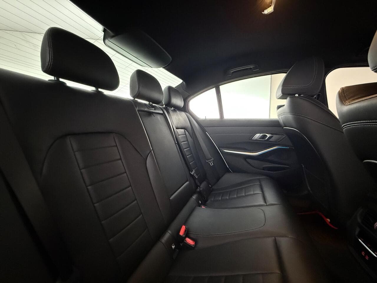 BMW 3 Series thumbnail Seats Rear