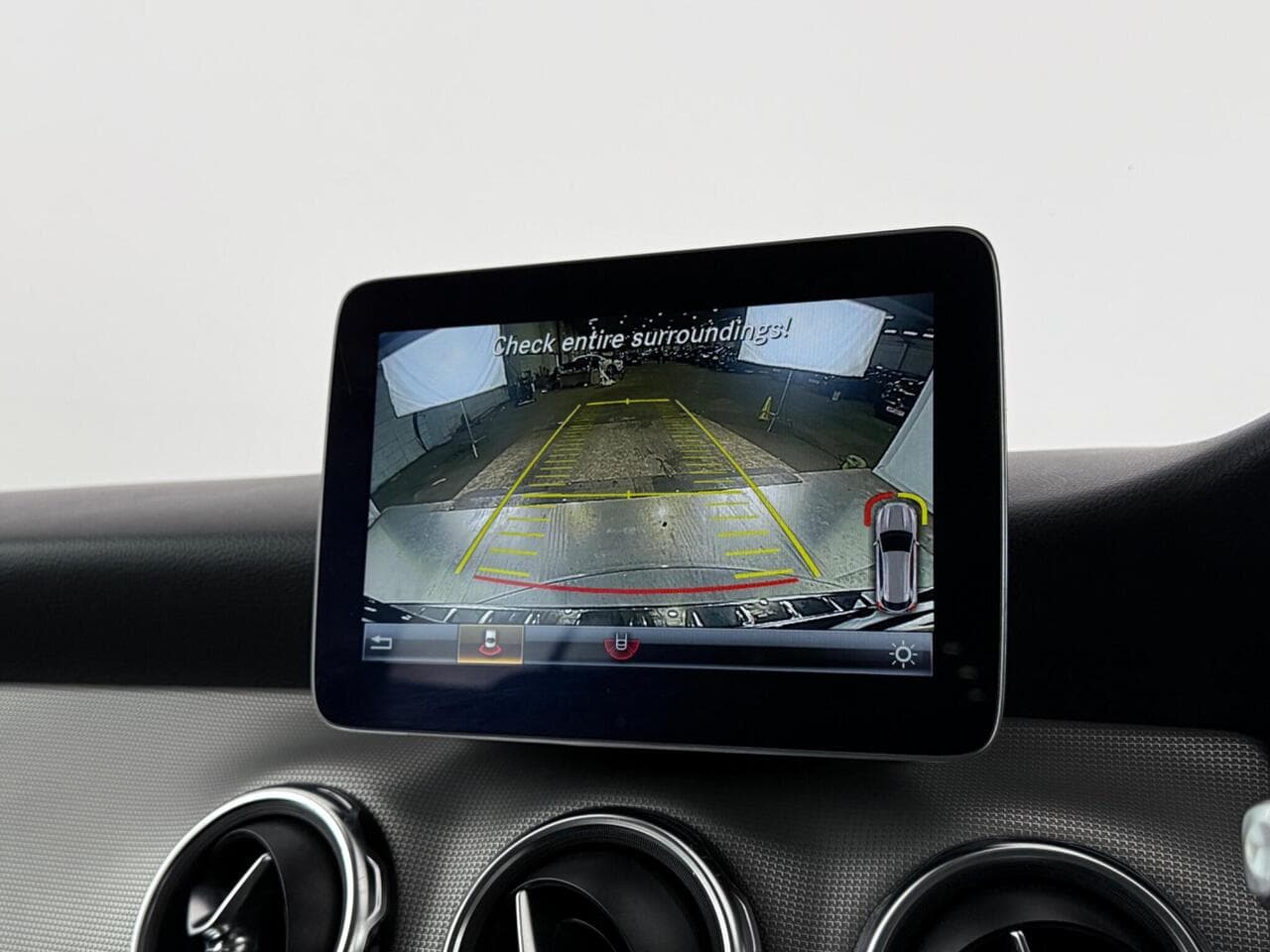 Mercedes-Benz GLA thumbnail Infotainment System