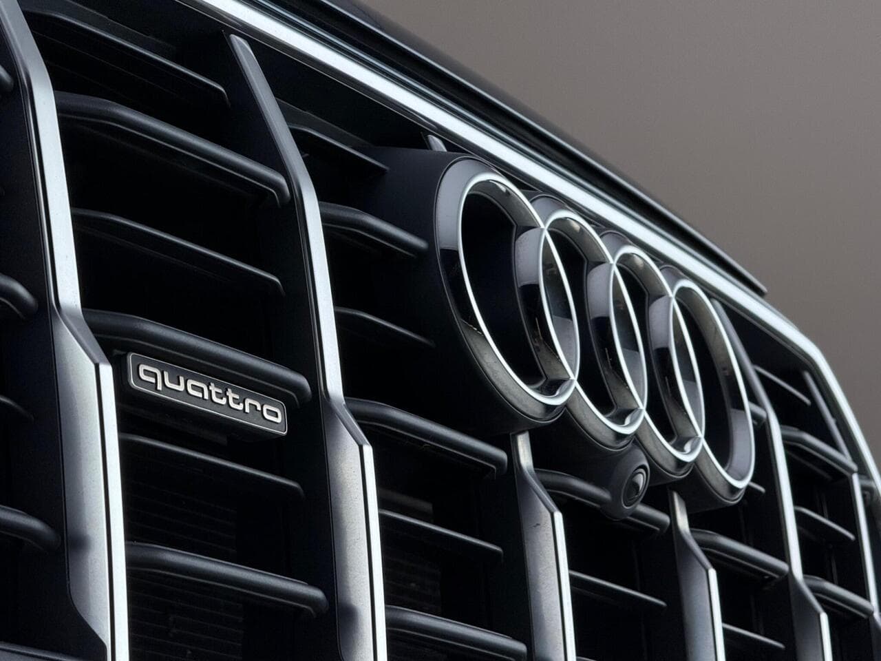Audi Q7 thumbnail Badge Exterior