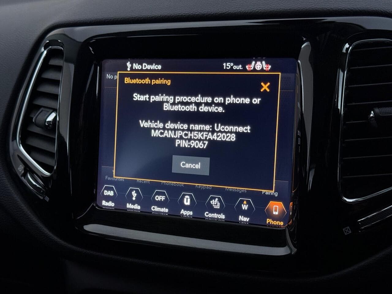 Jeep Compass thumbnail Infotainment System