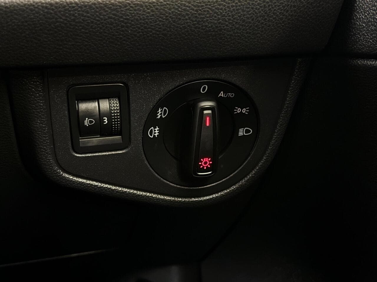 Volkswagen Polo thumbnail Misc Controls